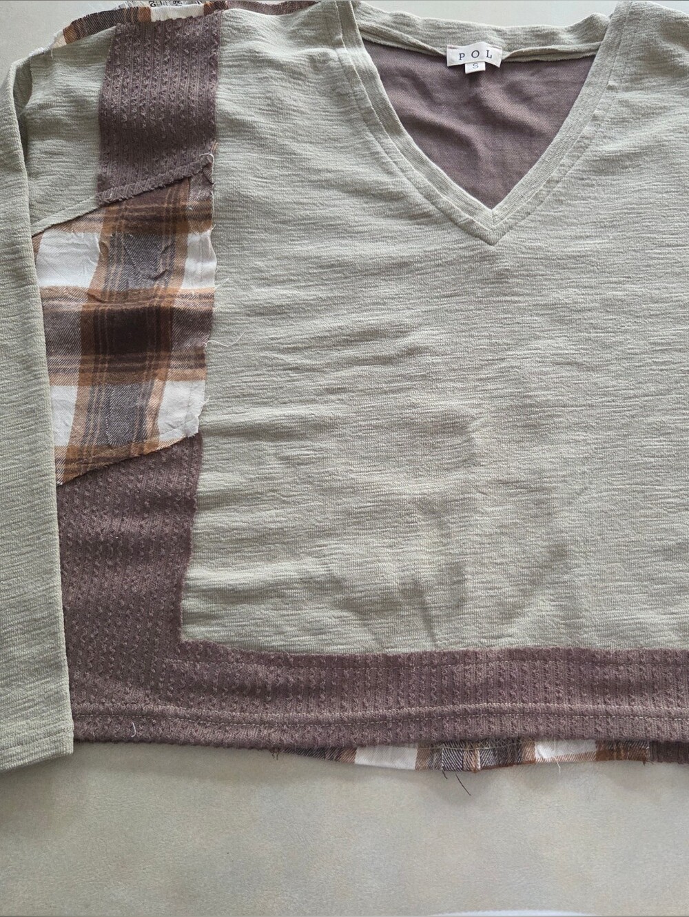 POL NWOT MISSES SZ SMALL V-Neck Patchwork top in Sage Green and Brown W/ Plaid